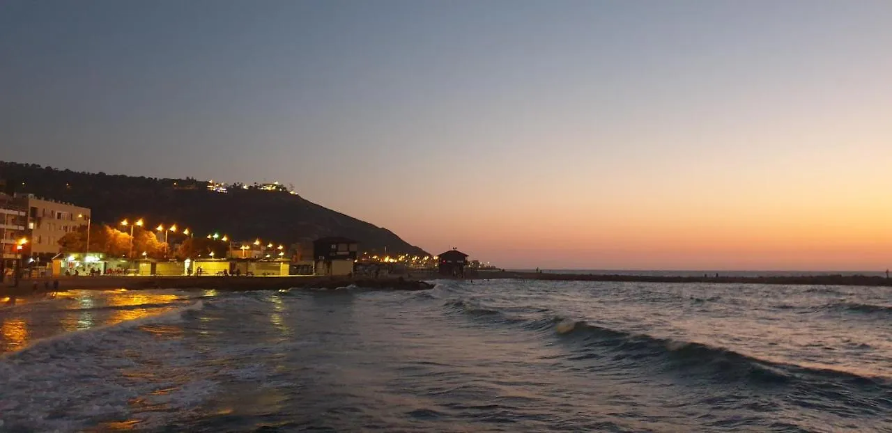 חיפה Beachfront Deck - 20 Meters From The Beach